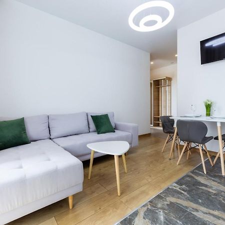 Nyvky Like Home - Nyvky Park - Apt 45 เคียฟ ภายนอก รูปภาพ